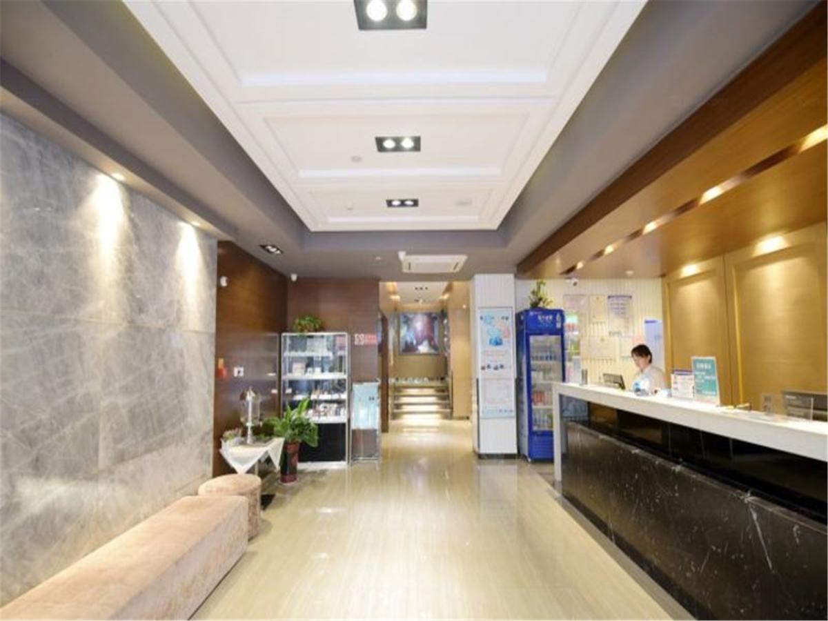 锦江之星泰安泰山火车站酒店 外观 照片